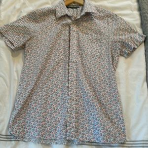 Perry Ellis button down size M.